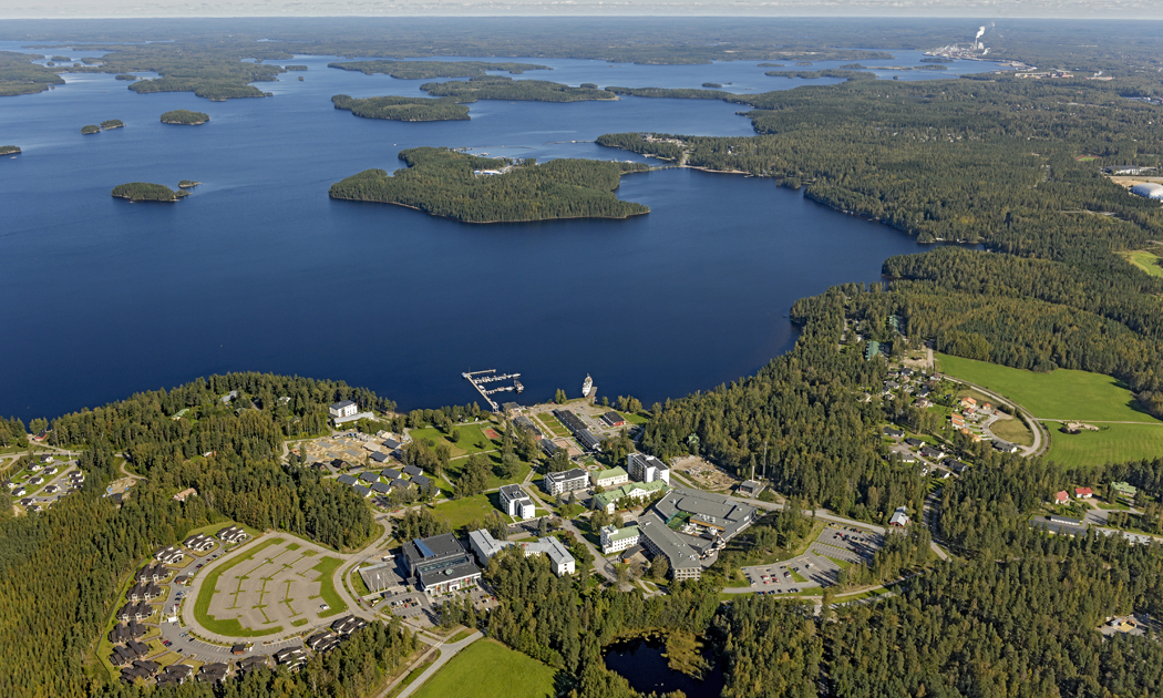 Тысяча озер где. Озеро Сайма Финляндия. Финляндия Липери озеро. Финляндия достопримечательности озеро Сайма. Озерное плато Финляндии.